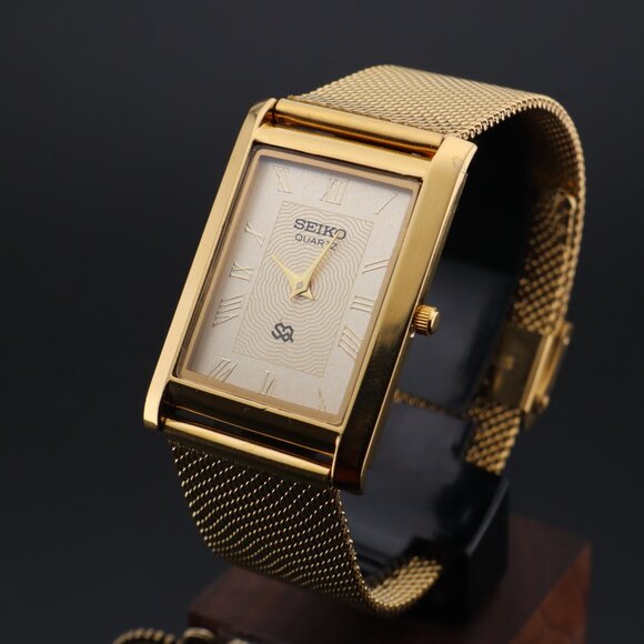 Vintage Seiko Slim Quartz Gentlemen's Wrist Watch - FREE SHIPPING - Picture 2 of 14